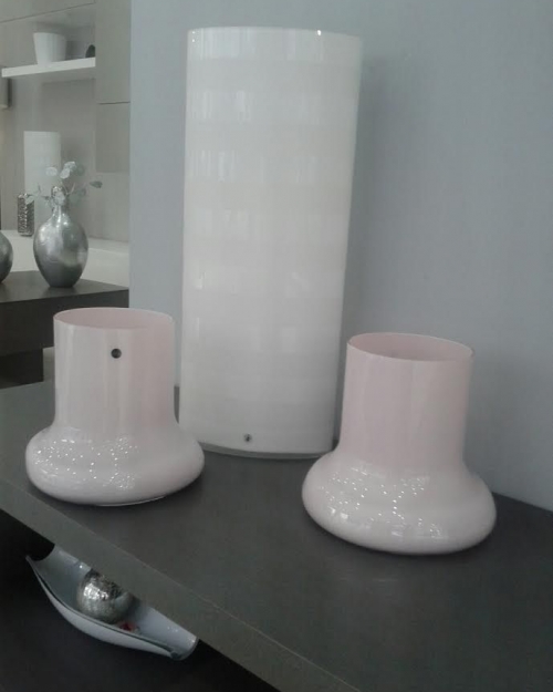 NUDE PALE VASES